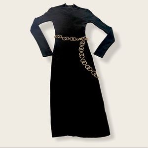 Knit sweater dress.Very stretchy.Belt not included